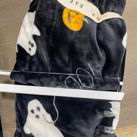 rae dunn boo blanket - Picture 2 of 3